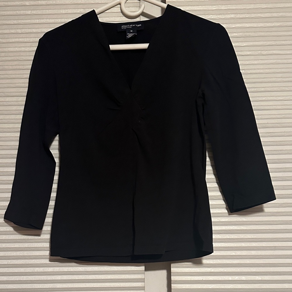 Jones New York Elegant Black V-Neck Blouse